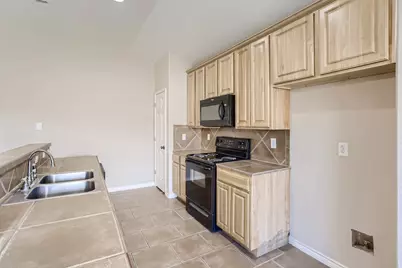 3032 Douglas Fir Drive, New Braunfels, TX 78130 - Photo 4