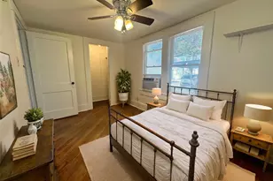 106 W 38th St, Austin, TX 78705 - Photo 12