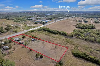 1607 E 4th Street, Taylor, TX 76574 - Photo 2