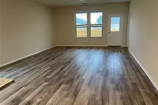 105 Onna St, Taylor, TX 76574 - Photo 8