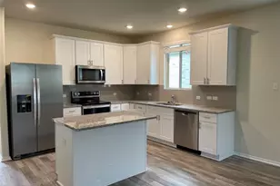 105 Onna St, Taylor, TX 76574 - Photo 2