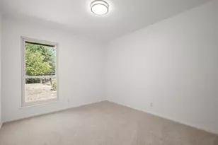 5003 Timber Wolf Cir, Austin, TX 78727 - Photo 10