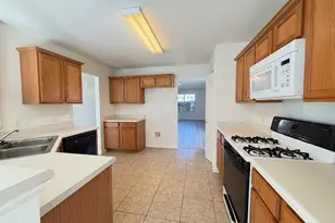 1913 Overland, Leander, TX 78641 - Photo 4