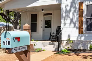 510 N Orange St, Fredericksburg, TX 78624 - Photo 2