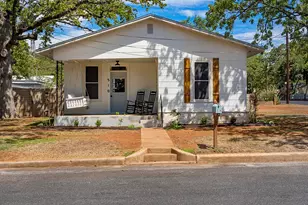 510 N Orange St, Fredericksburg, TX 78624 - Photo 10