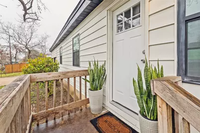 2105 E 17th Street, Austin, TX 78702 - Photo 1