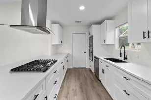 6512 Arnold Dr, Austin, TX 78723 - Photo 10