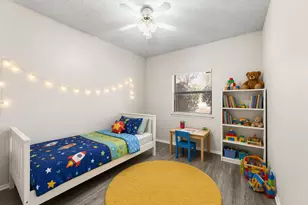 5737 N Scout Island Cir, Austin, TX 78731 - Photo 12