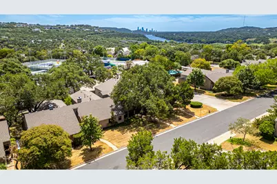 5737 N Scout Island Circle, Austin, TX 78731 - Photo 2