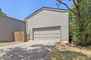 5737 N Scout Island Cir, Austin, TX 78731 - Photo 18