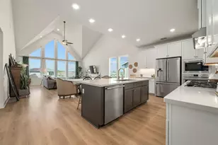 997 Sage Thrasher Cir, Dripping Springs, TX 78620 - Photo 2