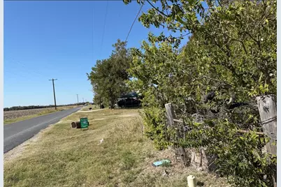 800 Arnold Drive, Bartlett, TX 76511 - Photo 6