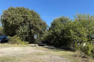 800 Arnold Dr, Bartlett, TX 76511 - Photo 1