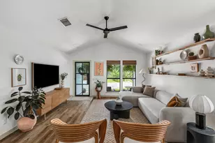 2508 E 9th St, Austin, TX 78702 - Photo 2