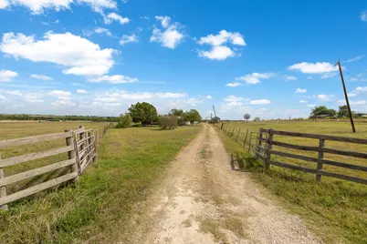 2351 County Road 487, Taylor, TX 76574 - Photo 2