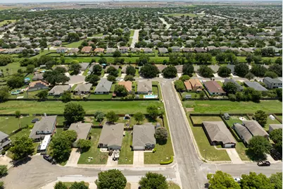 100 Bennett Cove, Hutto, TX 78634 - Photo 26