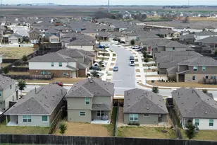 138 Milliner Loop, Hutto, TX 78634 - Photo 4