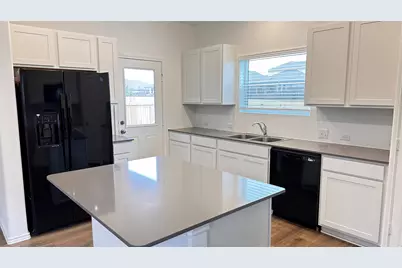 138 Milliner Loop, Hutto, TX 78634 - Photo 10