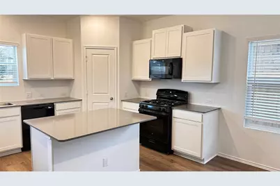 138 Milliner Loop, Hutto, TX 78634 - Photo 8