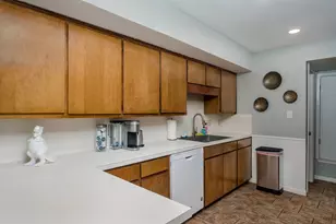 1127 Hollow Creek Dr, Austin, TX 78704 - Photo 16