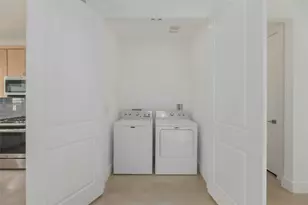 1114 Walton Ln, Austin, TX 78721 - Photo 12