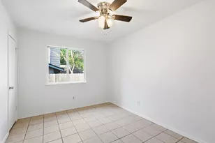 2412 Burleson Ct, Austin, TX 78741 - Photo 10