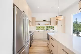 10805 Desert Trl, Austin, TX 78758 - Photo 6