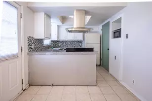 7800 Northcrest Blvd, Austin, TX 78752 - Photo 10