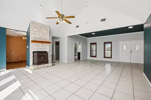 105 Daisy Ln, Bastrop, TX 78602 - Photo 8