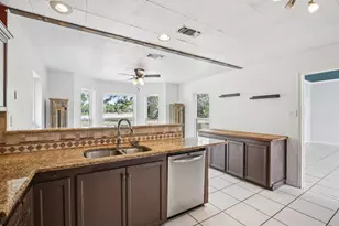 105 Daisy Ln, Bastrop, TX 78602 - Photo 10