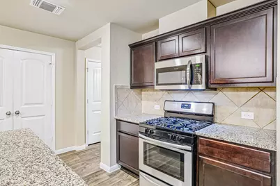10604 Menominee Falls Lane, Austin, TX 78754 - Photo 12
