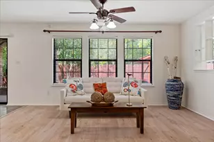 708 Yosemite Trail, Taylor, TX 76574 - Photo 2