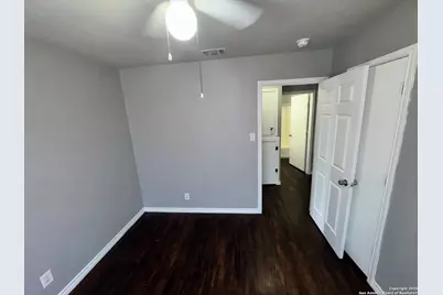 830 W Hutchins Place #11, San Antonio, TX 78221 - Photo 8