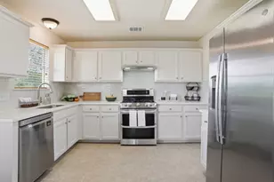 4405 Hoffman Dr, Austin, TX 78749 - Photo 16