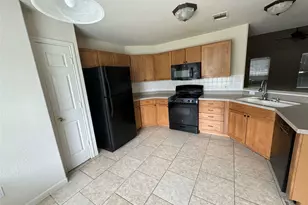 2623 Eastwood Ln, Round Rock, TX 78664 - Photo 4