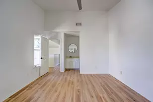 512 Eberhart Ln, Austin, TX 78745 - Photo 24