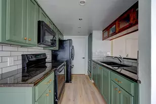 512 Eberhart Ln, Austin, TX 78745 - Photo 10