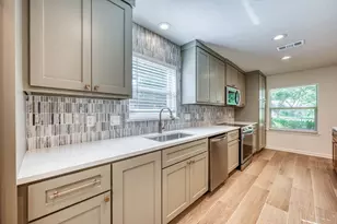 319 Columbine St, Meadowlakes, TX 78654 - Photo 8
