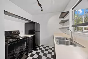 3902 Peterson Ave, Austin, TX 78756 - Photo 10