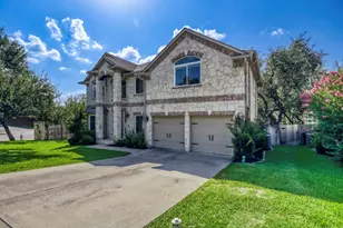12052 Tulare Dr, Austin, TX 78738 - Photo 2