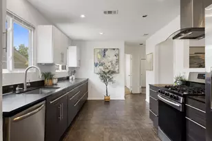 3906 Tattershall Ln, Austin, TX 78727 - Photo 10