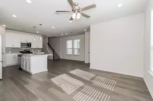 530 Ansley Ct, Taylor, TX 76574 - Photo 6