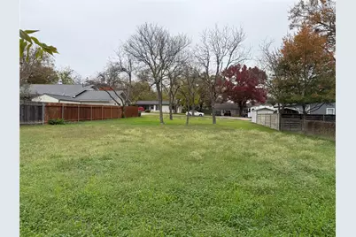 510 E 17th Street, Georgetown, TX 78626 - Photo 4