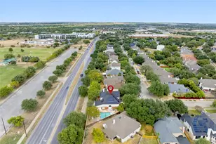 910 Point Run Dr, Pflugerville, TX 78660 - Photo 36