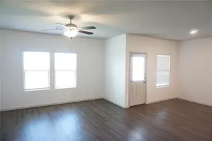 707 Carol Dr, Hutto, TX 78634 - Photo 8