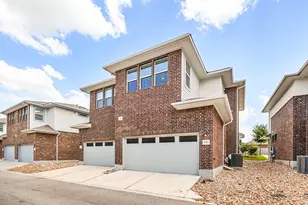 605 W South St, Leander, TX 78641 - Photo 38