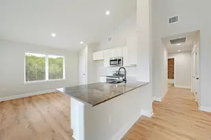 21502 Paine Ave, Lago Vista, TX 78645 - Photo 8