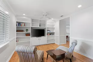 8605 Primrose Ln, Austin, TX 78757 - Photo 2