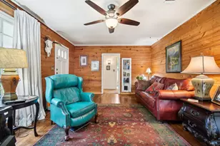 801 Bishop St, Smithville, TX 78957 - Photo 16