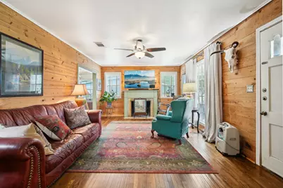 801 Bishop Street, Smithville, TX 78957 - Photo 14